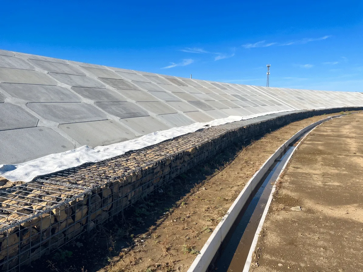 五間堀川赤井江遊水地周囲堤工事 2